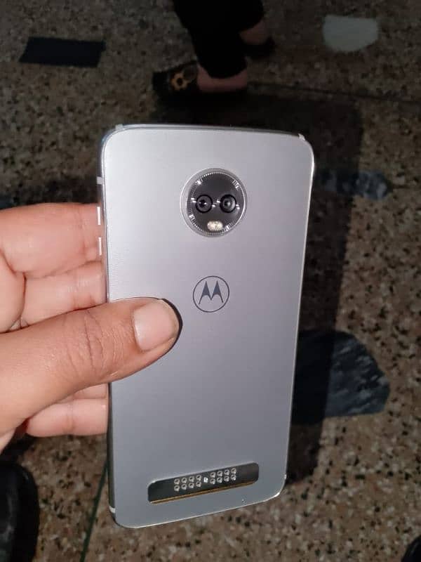 Moto Z3 play 2