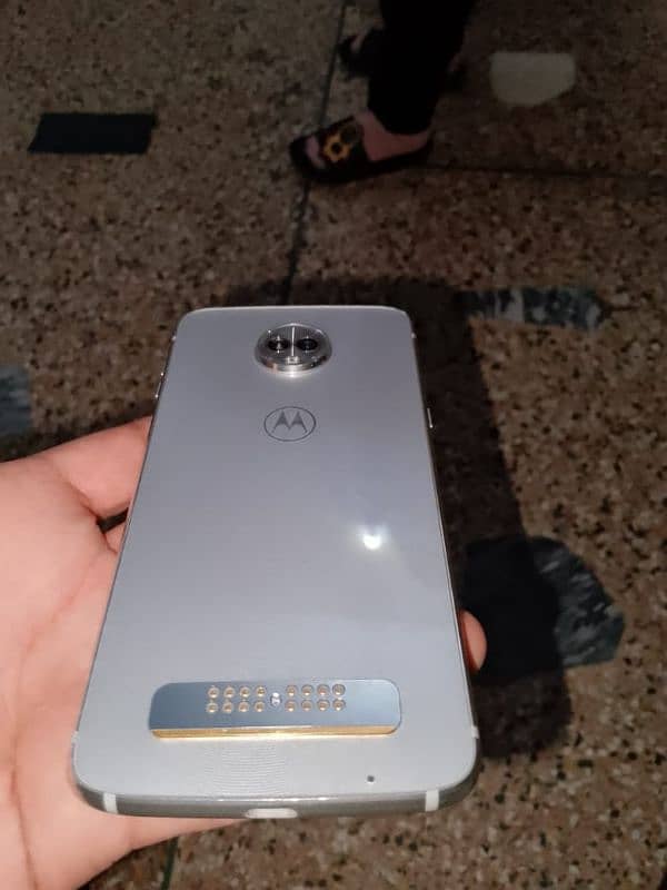 Moto Z3 play 6