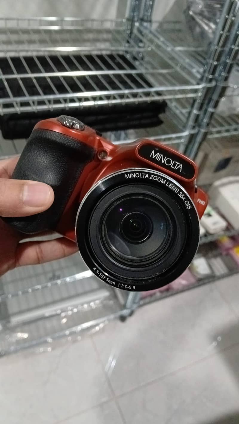 Minolta 20 Mega Pixels High Wi-Fi Digital Camera - Red 3