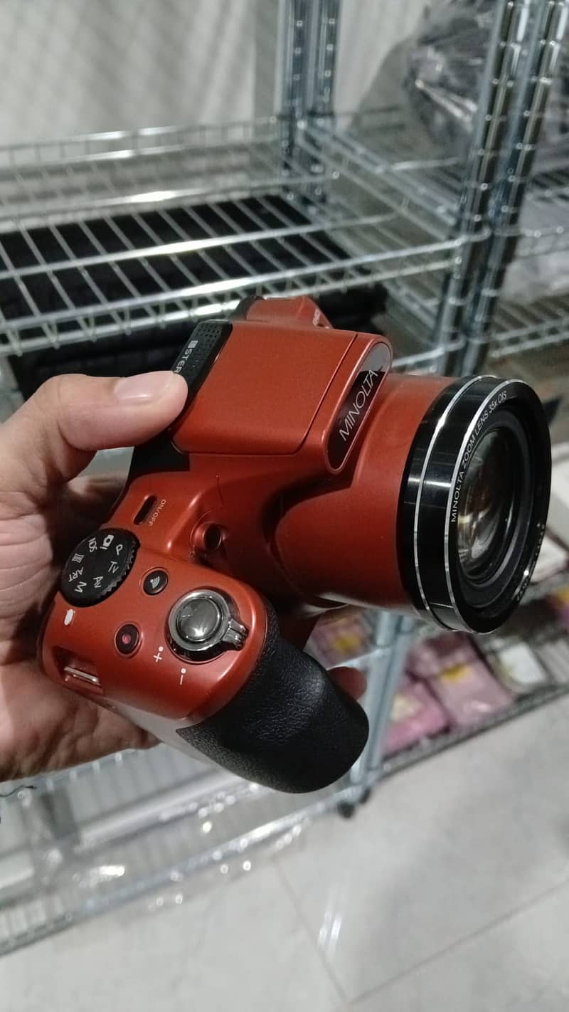 Minolta 20 Mega Pixels High Wi-Fi Digital Camera - Red 5