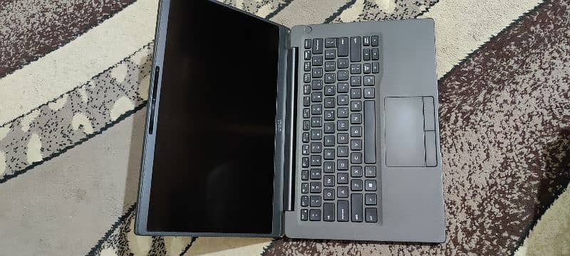 dell latitude 7400 (limited edition) brought from Dubai 1