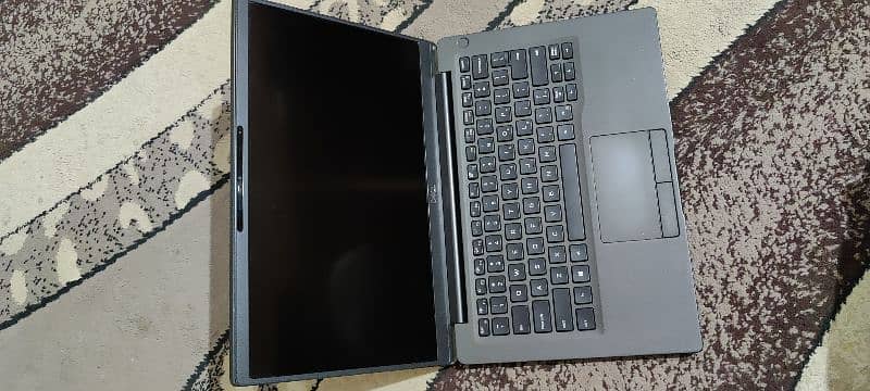 dell latitude 7400 (limited edition) brought from Dubai 2