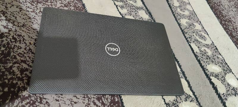 dell latitude 7400 (limited edition) brought from Dubai 10