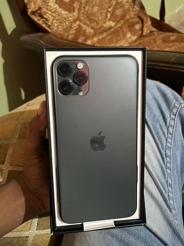 iPhone 11 pro max  pta approve  mbl is off 1