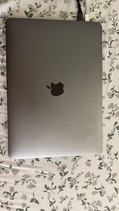 MACBOOK PRO