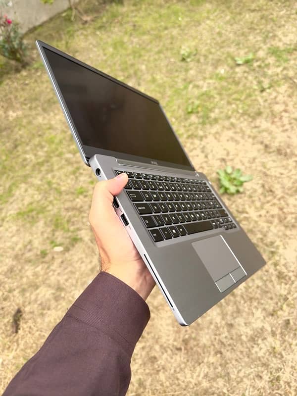 Dell 7300 i5 8th Generation laptop Touch Screen Metal Body dell laptop 2