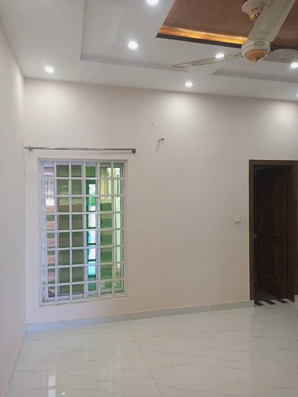 8 MARLA LIKE A BRAND NEW EXCELLENT CONDITION GOOD FULL HOUSE FOR RENT IN UMAR BLOCK BAHRIA TOWN LAHORE 21