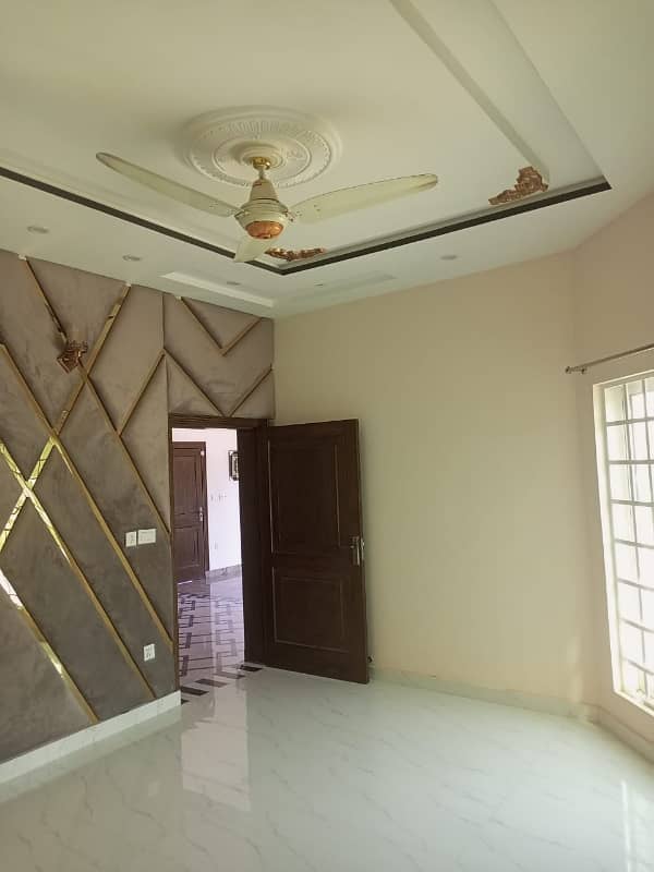 8 MARLA LIKE A BRAND NEW EXCELLENT CONDITION GOOD FULL HOUSE FOR RENT IN UMAR BLOCK BAHRIA TOWN LAHORE 26