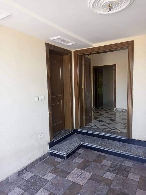 8 MARLA LIKE A BRAND NEW EXCELLENT CONDITION GOOD FULL HOUSE FOR RENT IN UMAR BLOCK BAHRIA TOWN LAHORE 33