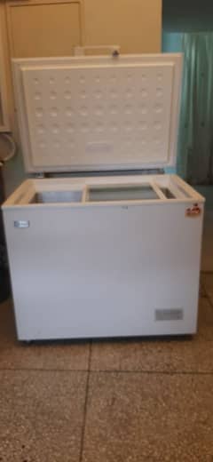 High-Quality Signature Chest Freezer - Model SCF-HM12