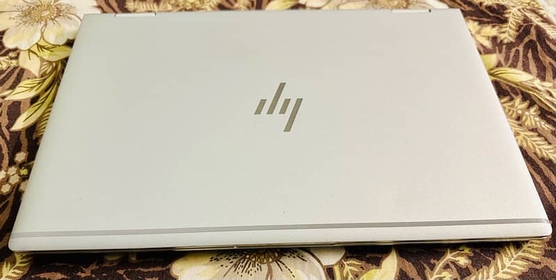 HP elite book 1030 core i7 touch 360 10/10 condition 4