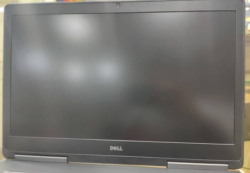 Dell Precision 7720 8