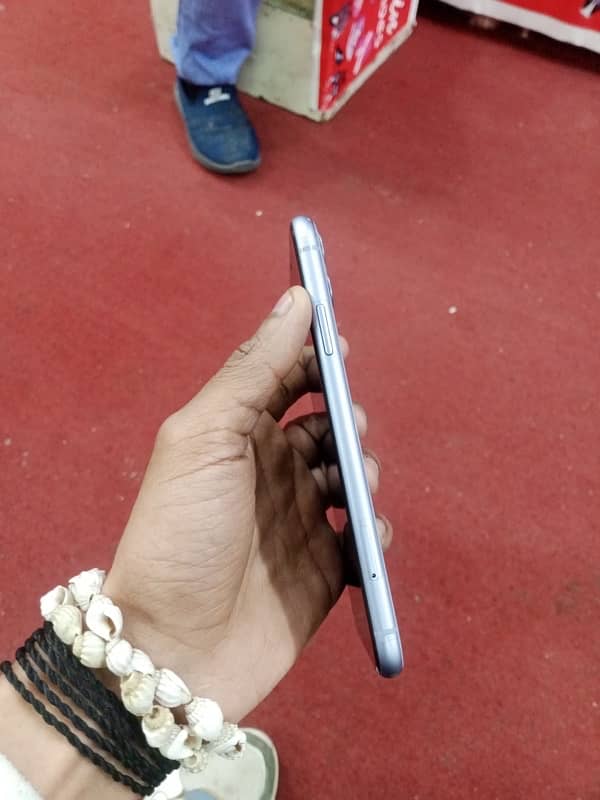 iPhone 11 Jv 64gb 4month sim time available 5