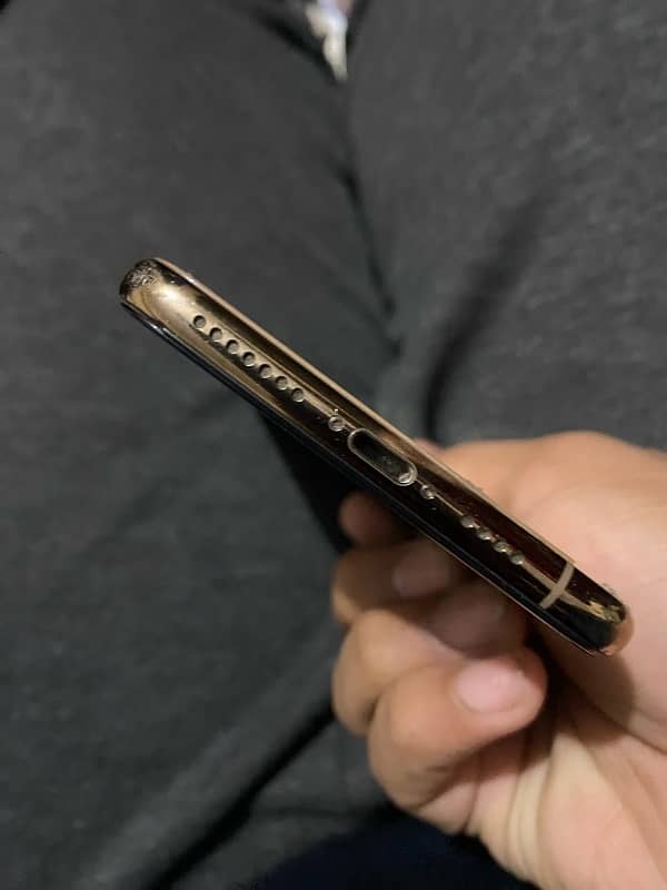 IPhone XS Max 03105065499 Whatsapp back and panel damaged but working 3