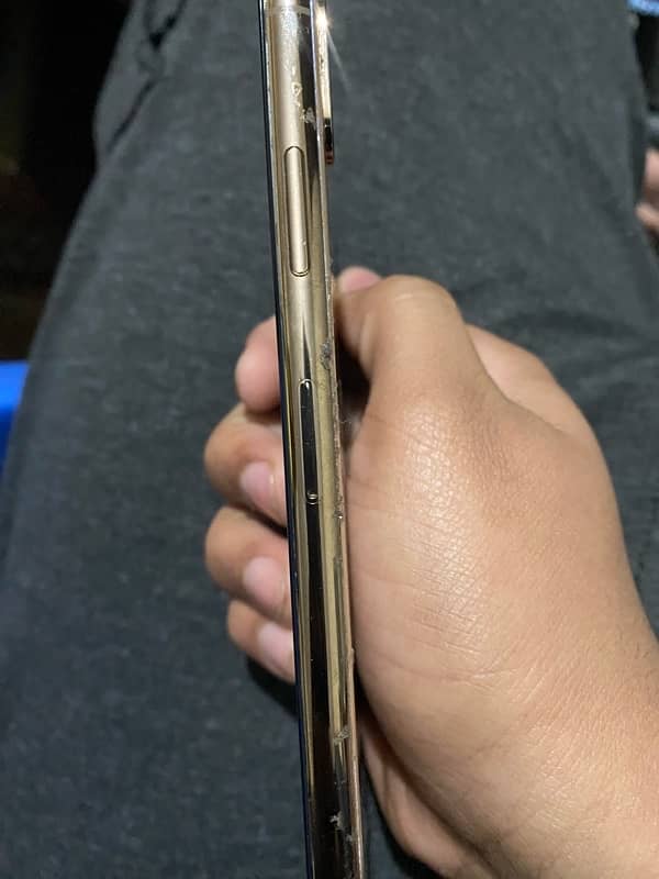 IPhone XS Max 03105065499 Whatsapp back and panel damaged but working 4