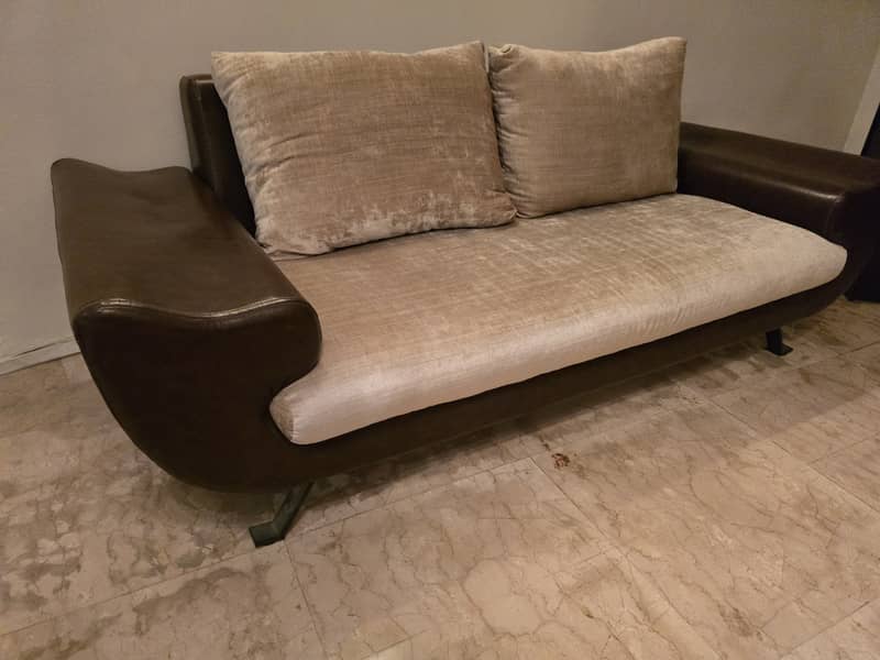 Salmis 6 seater sofa set with matching sethi and side table 6