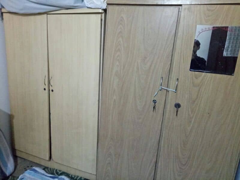 used wardrobe 0