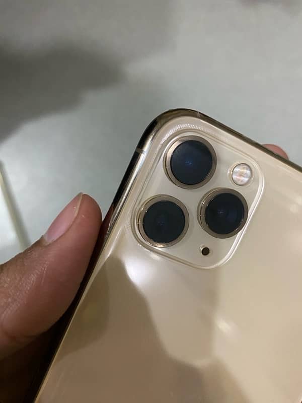 iPhone 11 Pro Max 2