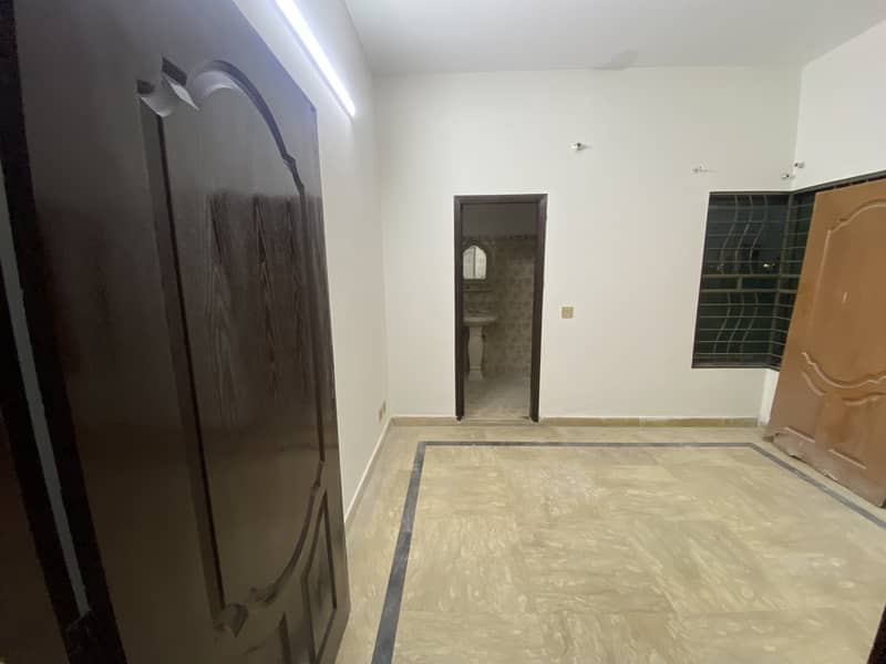 Flat for Rent for bacholer, job holders 3