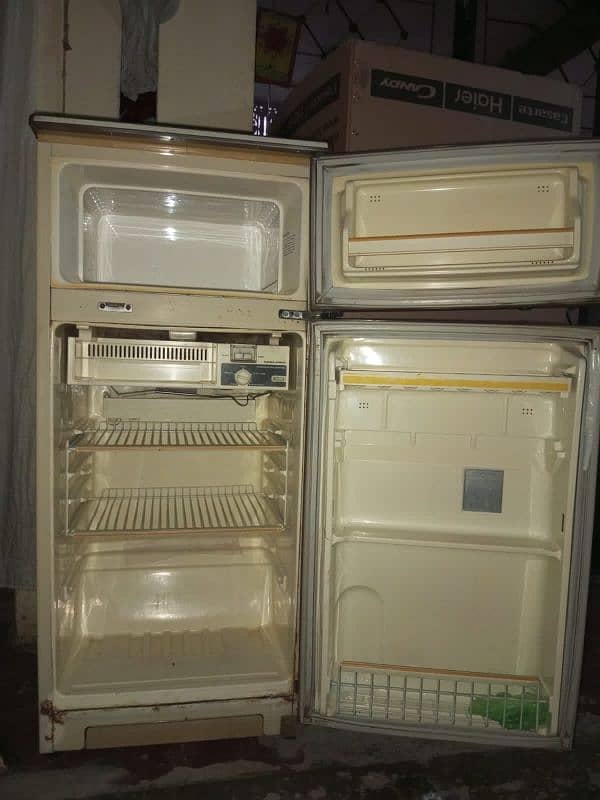 Refrigerator 0