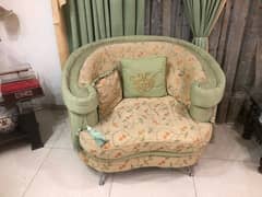 5 Seater Drawing Room Sofa Set in Good Condition