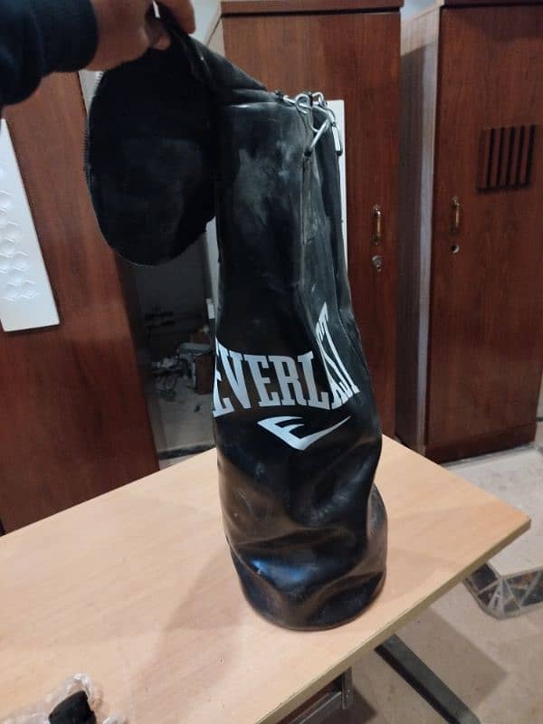 boxing gloves and bag 0