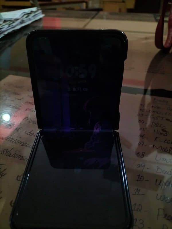 Samsung Z Flip 3 8