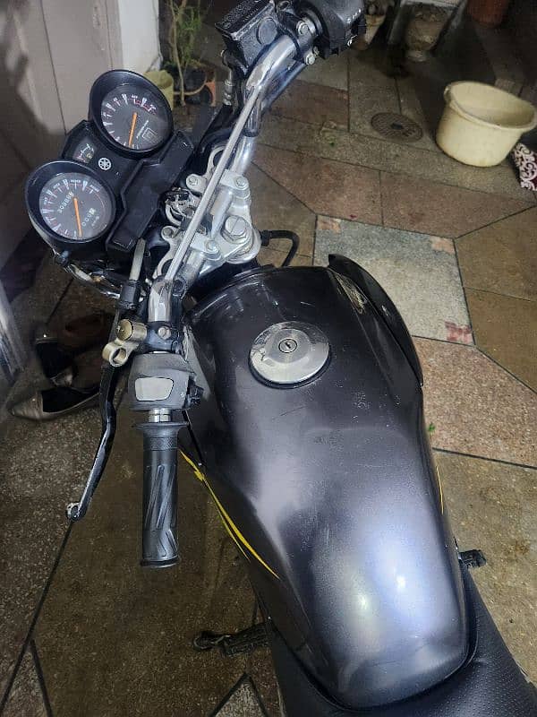 ybr 125 g single owner bike orignal. millage no work required 2