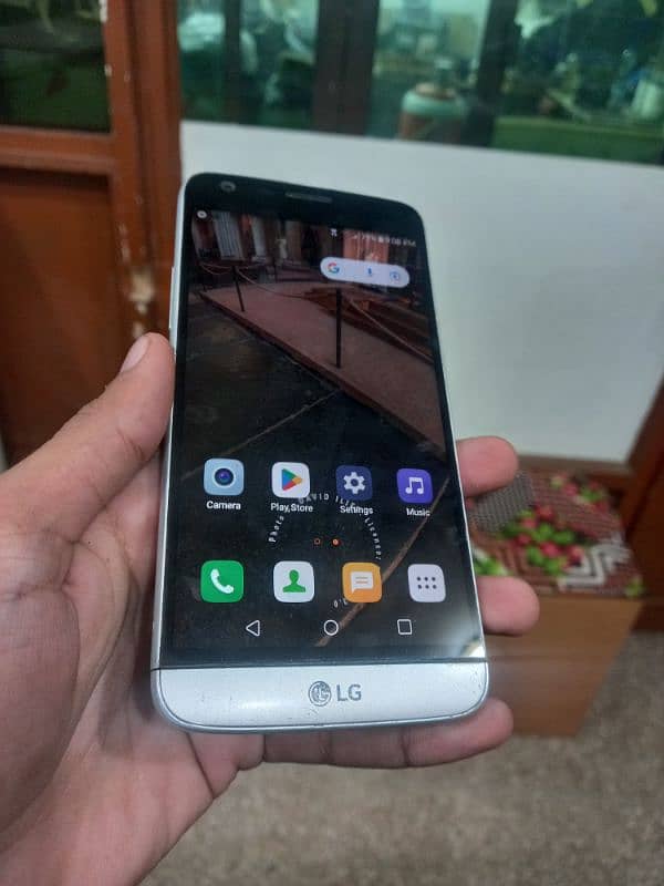 LG G5 (4gb 32gb 3D Display) 2