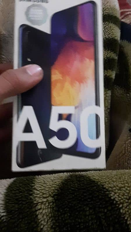 samsung a50 4 GB ram 128 GB 11