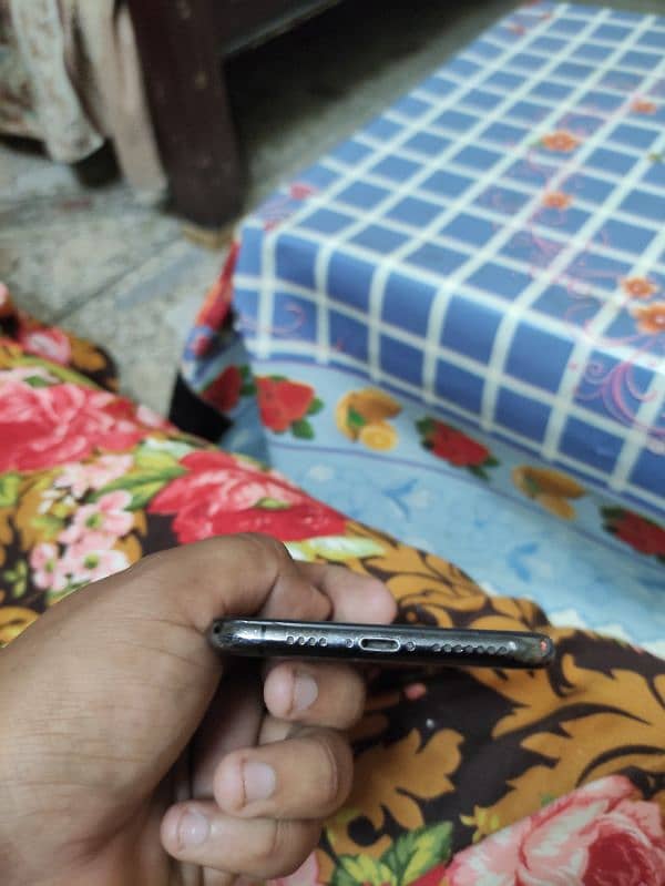 xs max for sale in good condition 3