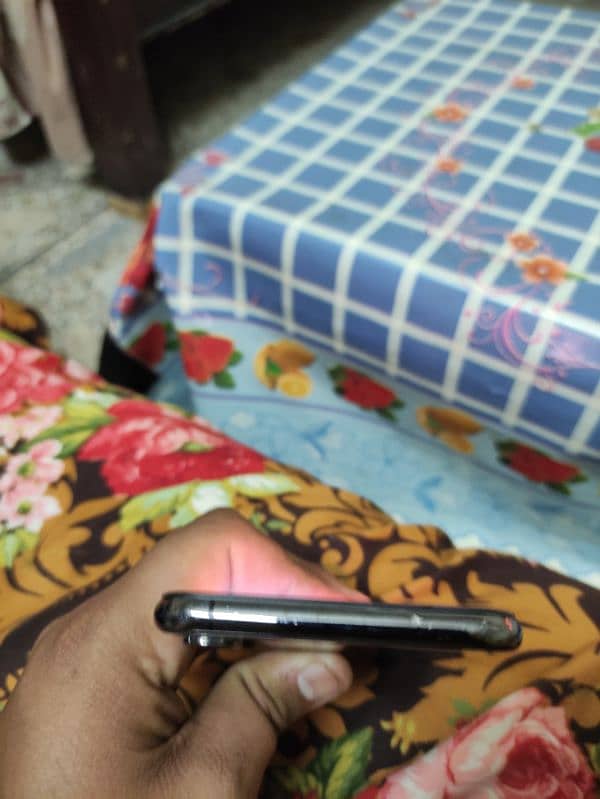 xs max for sale in good condition 5