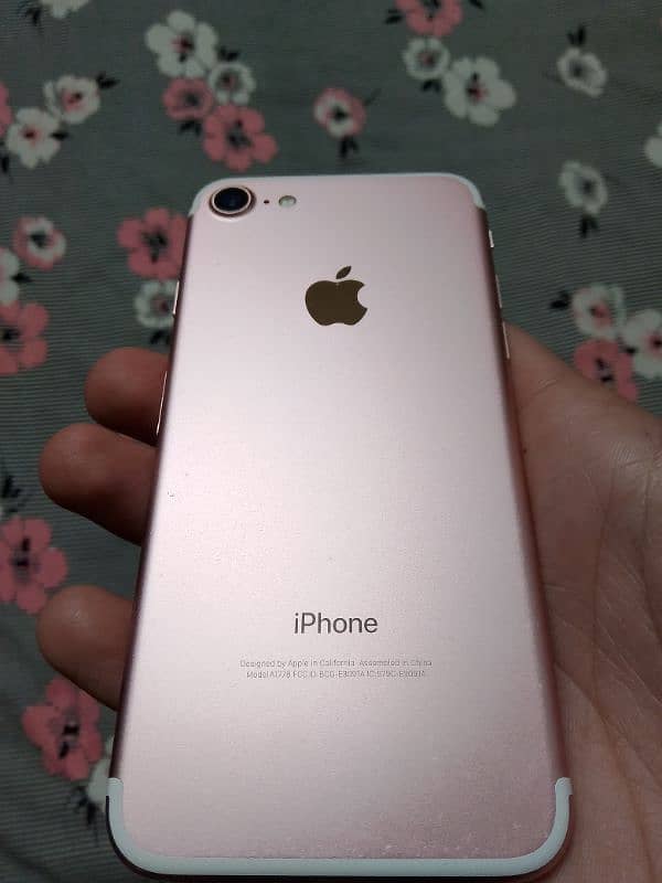 iPhone 7 (non PTA) 32 GB 5