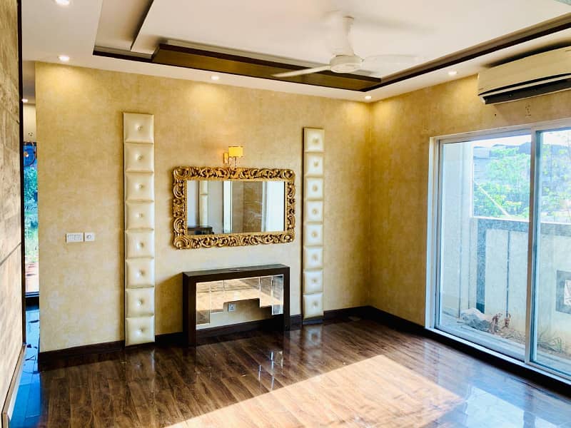 1 Kanal Modern Design Low Price Luxury Palace for RENT DHA PHASE 3 XX 12