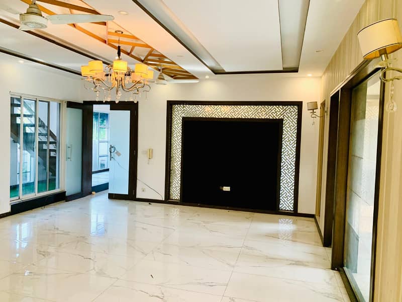 1 Kanal Modern Design Low Price Luxury Palace for RENT DHA PHASE 3 XX 20