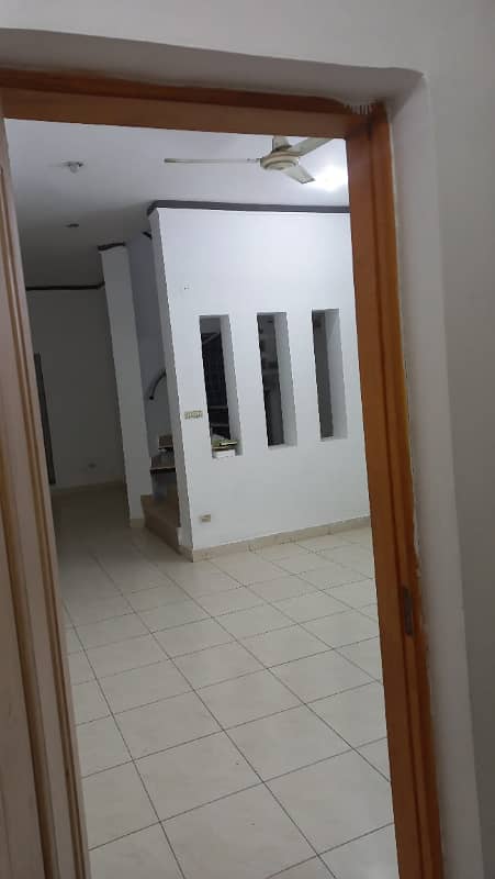 5 MARLA EXCELLENT CONDITION GOOD FULL HOUSE FOR RENT IN SAFARI VILLAS BAHRIA TOWN LAHORE 0