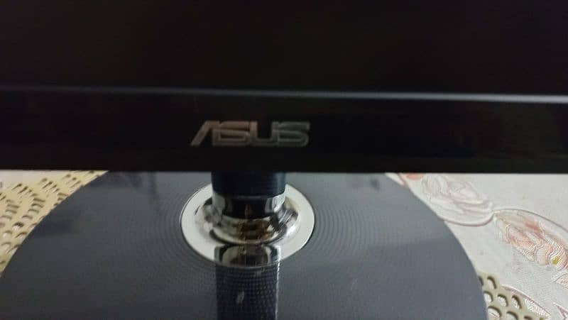 ASUS VS208N 3