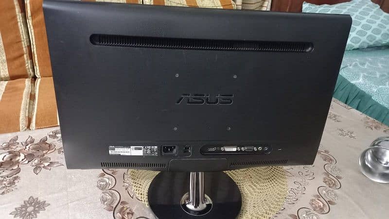 ASUS VS208N 6