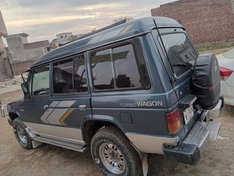 Mitsubishi Pajero 1991 urgent for sale 1