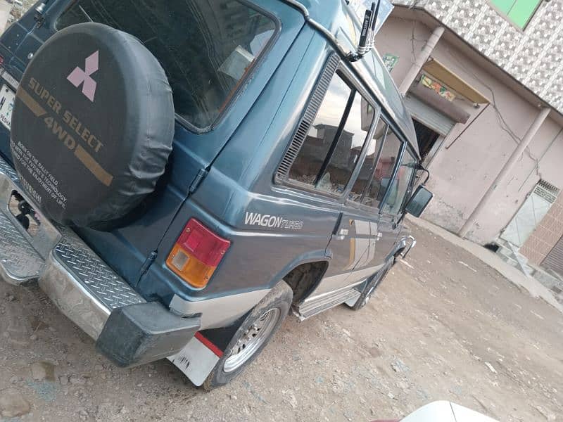 Mitsubishi Pajero 1991 urgent for sale 4