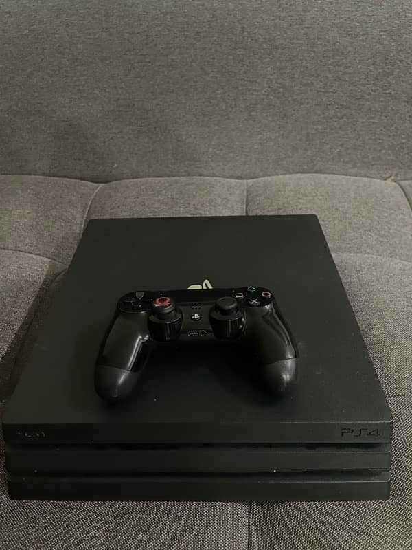 PS4 PRO MINT CONDITION 1