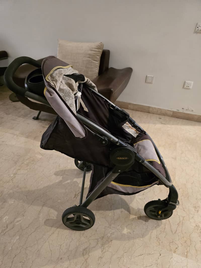 Graco Stroller with isfix seat 2