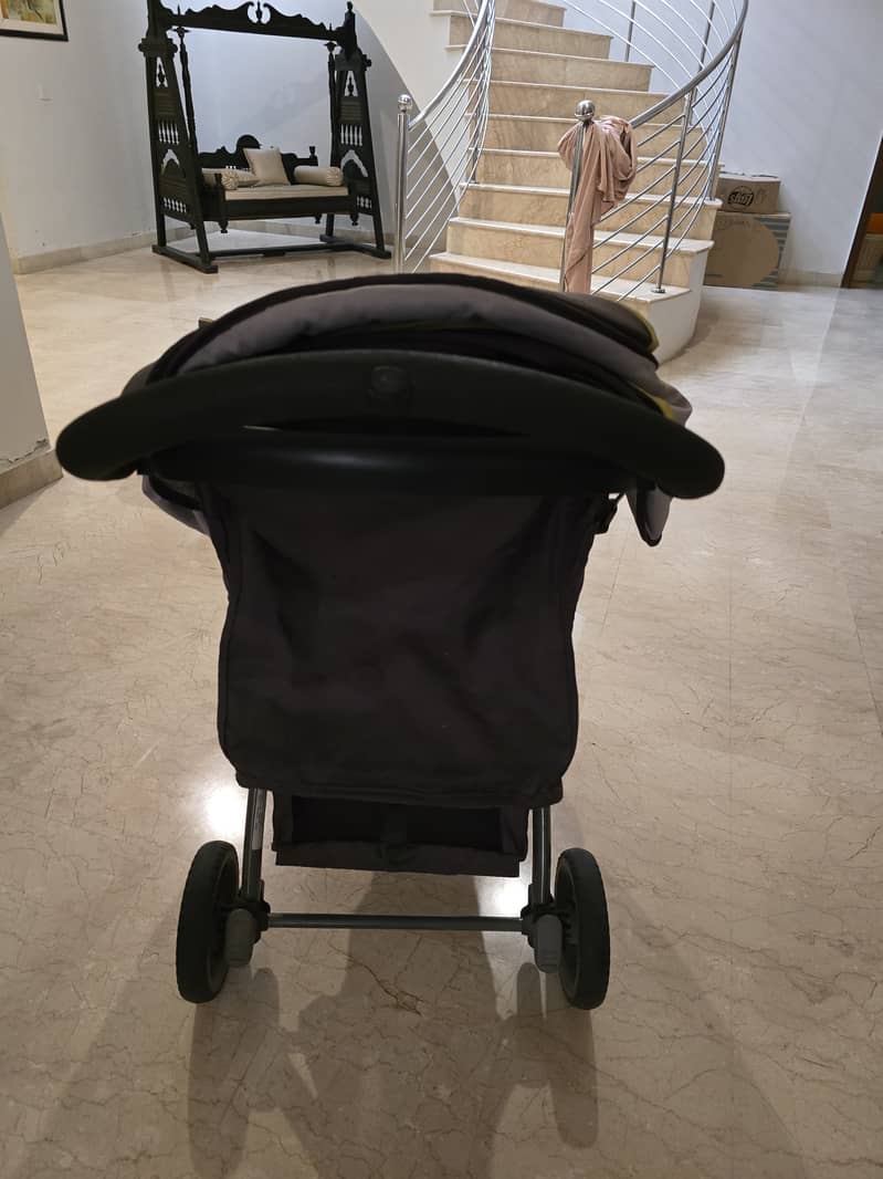 Graco Stroller with isfix seat 4