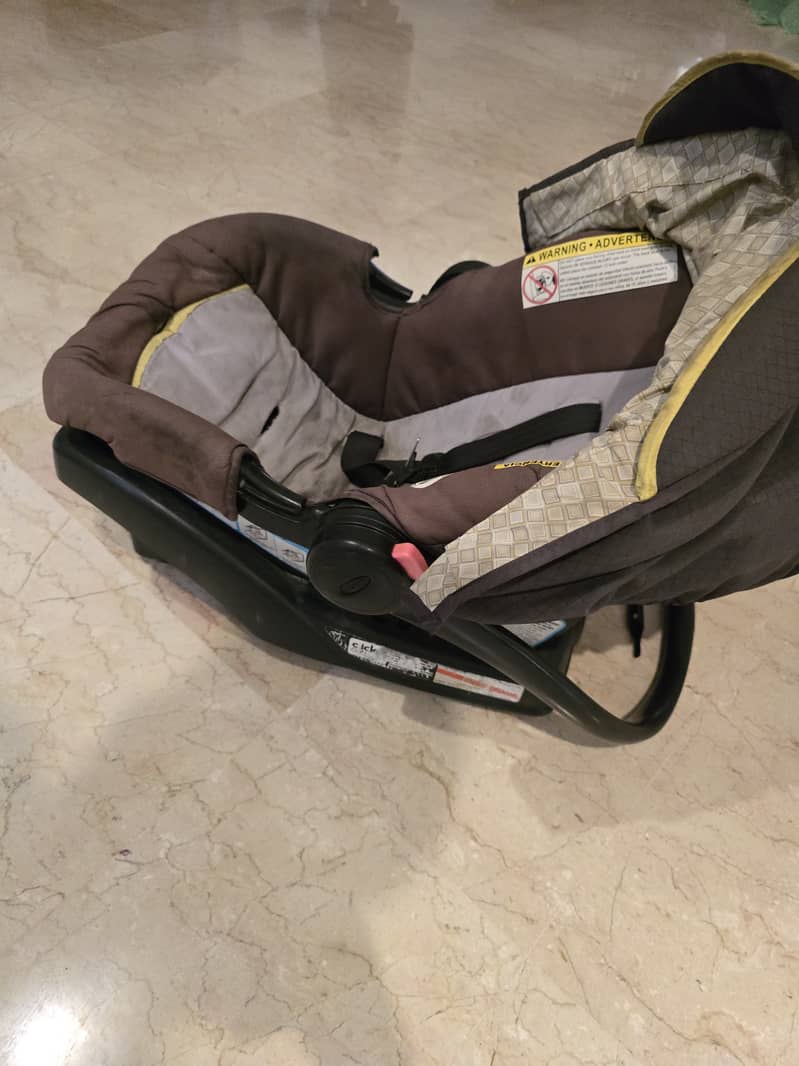 Graco Stroller with isfix seat 7