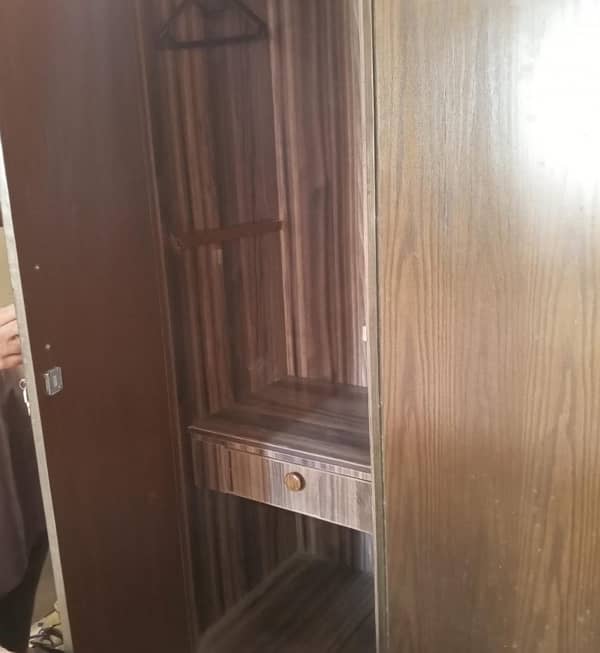 Whole Room Furniture with King Size bed, Almirah Slightly Used 3