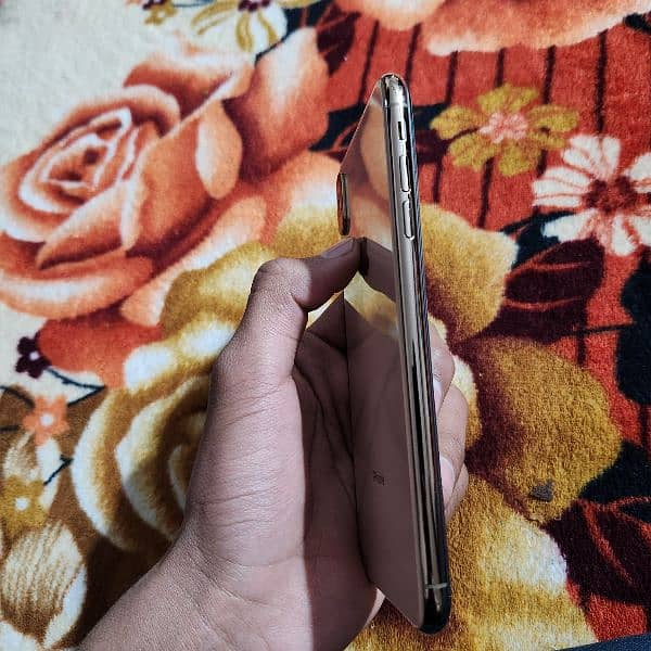 Iphone Xs max 512gb urgent sale non pta 8