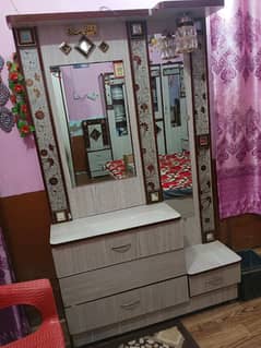 complete 4pcs bedroom set in new condition