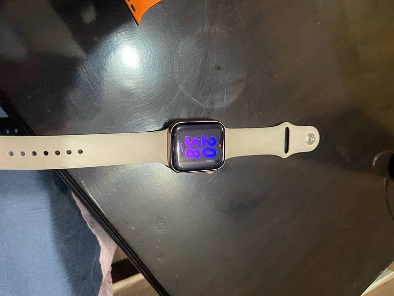 Apple Watch series 5 44mm 0