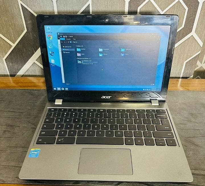 Acer Laptop c740 / 2 gb Ram / 128 gb SSd Window 10 03247955667 1