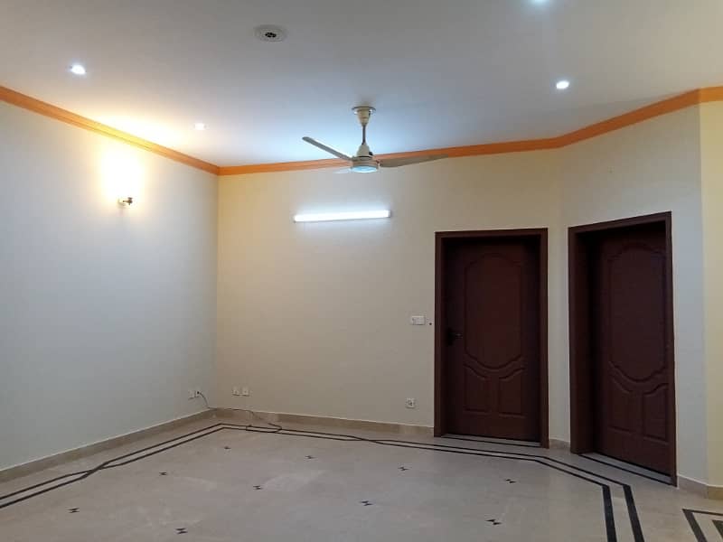 10 MARLA LIKE A NEW CONDITION EXCELLENT GOOD UPPER PORTION HOUSE FOR RENT IN N BLOCK IZMIR TOWN LAHORE 12